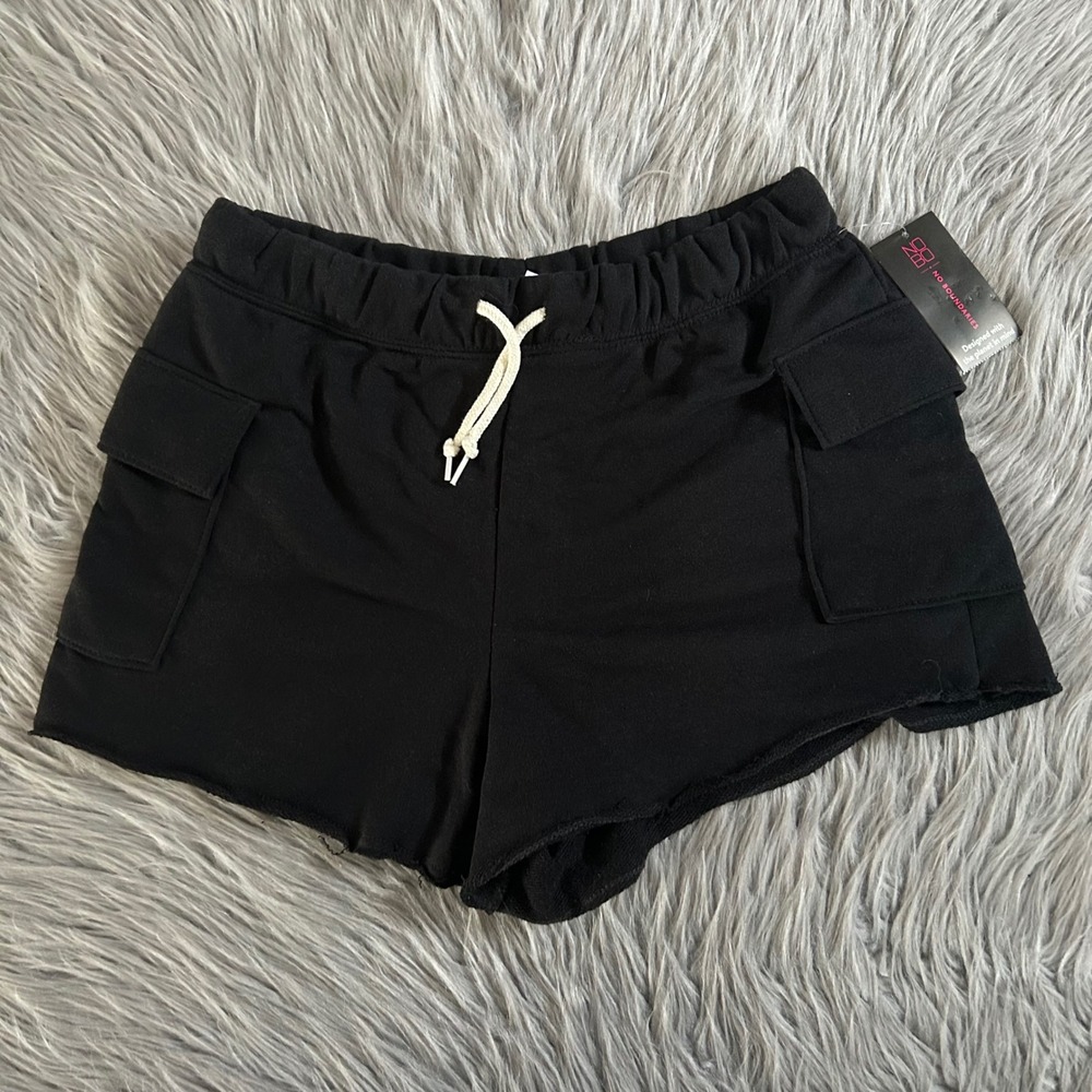 No Boundaries Knit Cargo Shorts Womens Size Medium Black Stretchy Soft Short